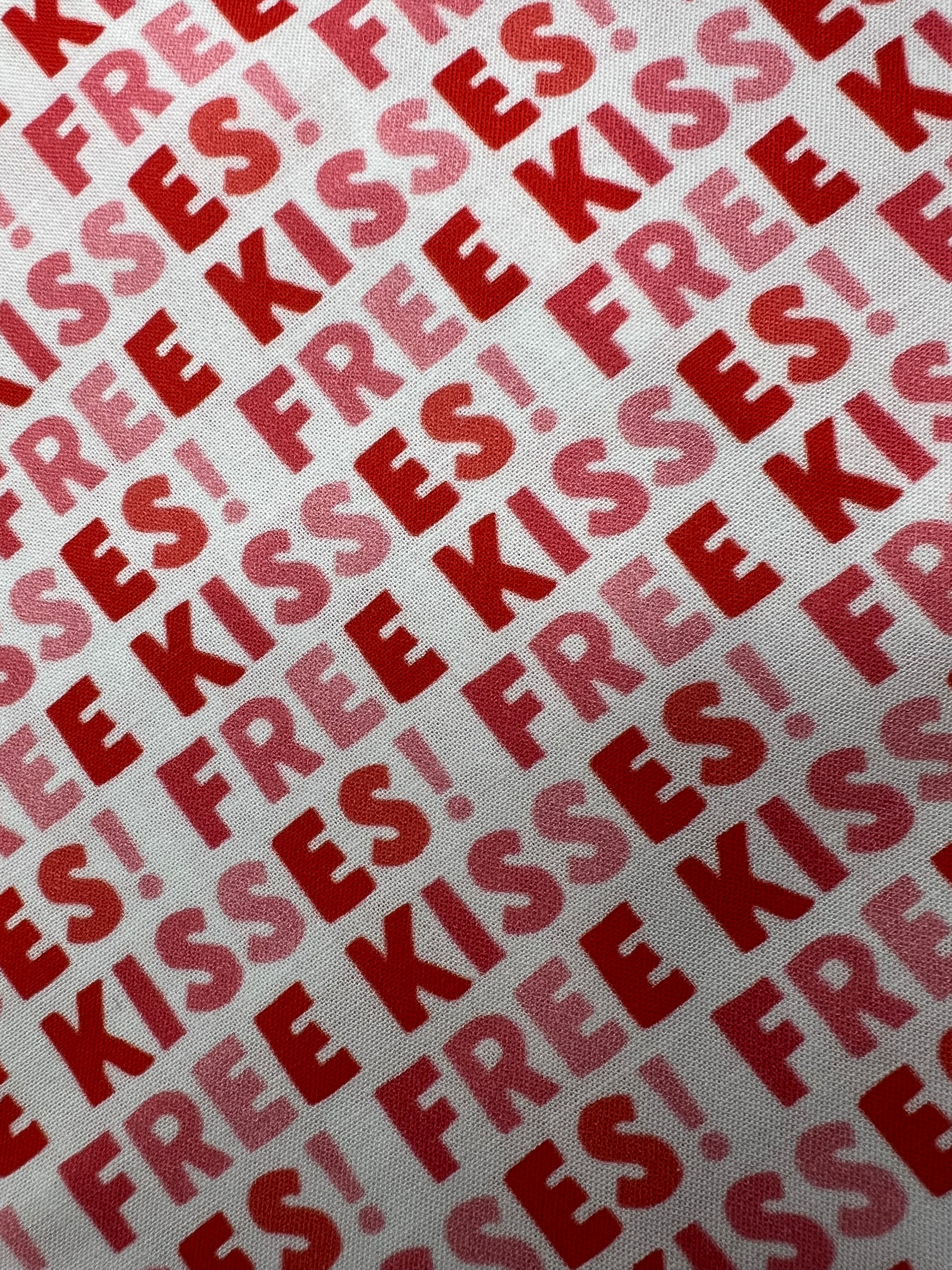 Free Kisses Bandana - AussomePups